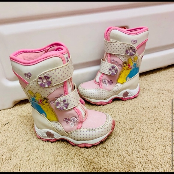 Disney Princess Winter Snow Boots - Picture 5 of 11